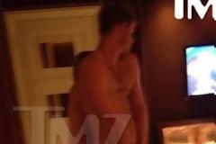 Πρίγκιπας Χάρι: Γυμνές φωτογραφίες από όργιο στο Λας Βέγκας!