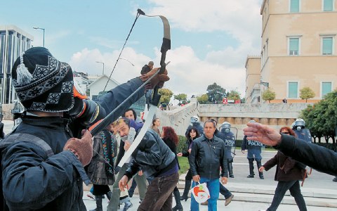 Αντιτρομοκρατική: Ψάχνουν την κεντρική γιάφκα στην Αττική - Φωτογραφία 2