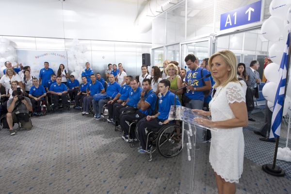 ΔΕΙΤΕ: Έφτασε στο Λονδίνο με την Olympic Air η Ελληνική Παραολυμπιακή Ομάδα - Φωτογραφία 3