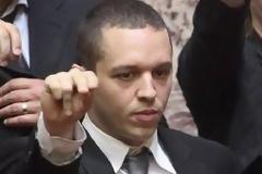 ΗΛΙΑΣ ΚΑΣΙΔΙΑΡΗΣ - Ποζάρει ημίγυμνος στο Ταίναρο!