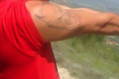 ΑΥΤΟΣ ΕΙΝΑΙ Ο ΑΛΒΑΝΟΣ ΠΟΥ ΠΥΡΟΒΟΛΟΥΣΕ ΤΗΝ ΕΛΛΗΝΙΚΗ ΣΗΜΑΙΑ ΚΑΙ ΕΒΡΙΖΕ ΤΗΝ ΕΛΛΑΔΑ..(ΦΩΤΟΓΡΑΦΙΕΣ)