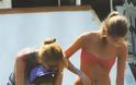 ΔΕΙΤΕ: Τ.ΜΠΑΛΑΤΣΙΝΟΥ: Καλοκαίρι στην Πάτμο, με τα παιδιά της! - Φωτογραφία 4