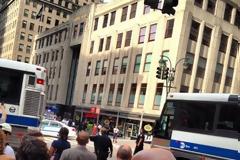 Πυροβολισμοί μπροστά στο Empire State Building - 2 νεκροί, 10 τραυματίες - Νεκρός ο δράστης!!! (Βίντεο - φωτογραφίες)