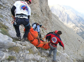 Συνδρομή της Ελληνικής Ομάδας Διάσωσης (ΕΟΔ) στην επιχείρηση ανάσυρσης της σωρού του νεκρού ορειβάτη που εντοπίστηκε στον Όλυμπο - Φωτογραφία 1