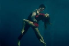 VIDEO: Αφεθείτε στη μαγεία του υποβρύχιου τανγκό