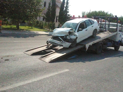 Σύγκρουση ι.χ. με βυτιοφόρο στα Τρίκαλα - Φωτογραφία 2