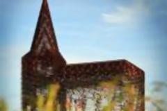 Μια «see through» εκκλησία γεμάτη φως και φύση