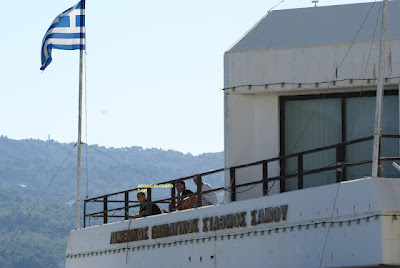 Σε κτίριο του Λιμενικού Ταμείου της Σάμου οι λαθρομετανάστες.Άφιξη σκάφους του Λιμενικού Σώματος στο λιμάνι της πόλης - Φωτογραφία 4