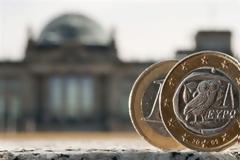 ΤΡΙΓΜΟΙ ΣΤΟ ΒΕΡΟΛΙΝΟ ΛΟΓΩ ΕΛΛΑΔΑΣ