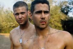 Σέξι ηθοποιοί βγάζουν τη μπλούζα τους