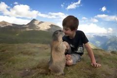 ΔΕΙΤΕ: Ο 8χρονος που επικοινωνεί με αλπικές μαρμότες