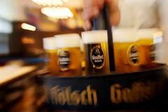 ΠΙΝΟΝΤΑΣ ΜΠΥΡΑ ''ΕΥΚΟΛΗ'' Η ΕΞΟΔΟΣ ΤΗΣ ΕΛΛΑΔΑΣ