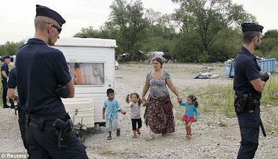 Επιχειρήσεις σκούπα  σε όλη την Γαλλία για τους ρομά [photos] - Φωτογραφία 15