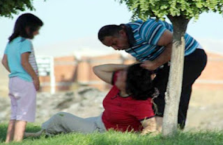 Ιδού η σκληρή πραγματικότητα μιας μέσης Τουρκάλας γυναίκας που προσπαθούν έντεχνα να αποκρύψουν τα τούρκικα σήριαλ... - Φωτογραφία 1