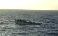 Ινδονησία: Βυθίζεται σκάφος με 150 μετανάστες - Φωτογραφία 1