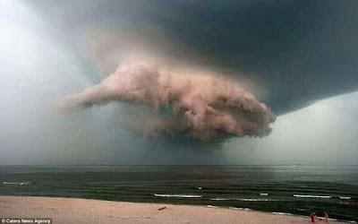 Εκπληκτικές φωτογραφίες από καταιγίδα σε παραλία της Ρωσίας!!! - Φωτογραφία 4