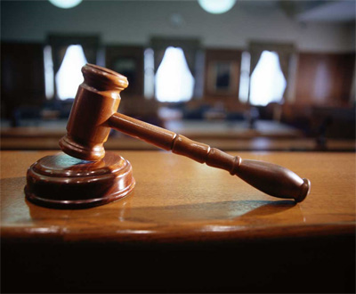 «Αντισυνταγματικές» περαιτέρω μειώσεις των αποδοχών τους λένε οι δικαστικοί - Φωτογραφία 1