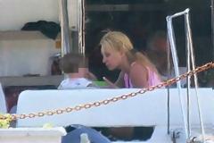 ΔΕΙΤΕ: Μάνα είναι μόνο μία!