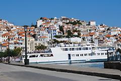 Η Σκόπελος περιμένει τα εκδρομικά από την Σκιάθο για να δούλεψη!