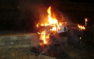 Κάηκε μηχανάκι στην είσοδο της Λαμίας - Φωτογραφία 1