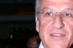 ΔΕΙΤΕ: O αδερφός του Αντώνη Σαμαρά...από ποιόν και γιατί ζητά 1 εκ ευρώ