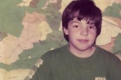 Το αγοράκι της φωτογραφίας είναι σήμερα ένας από τους πιο γνωστούς Έλληνες…