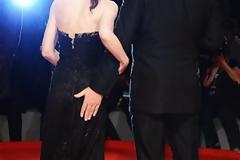 ΔΕΙΤΕ: Ουπς... υπάρχουν και κάμερες