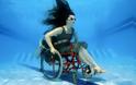 Yποβρύχιο αναπηρικό καροτσάκι [video]