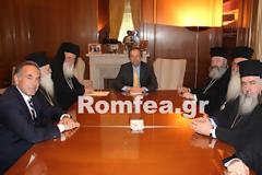 Στο πλευρό της Εκκλησίας ο Πρωθυπουργός