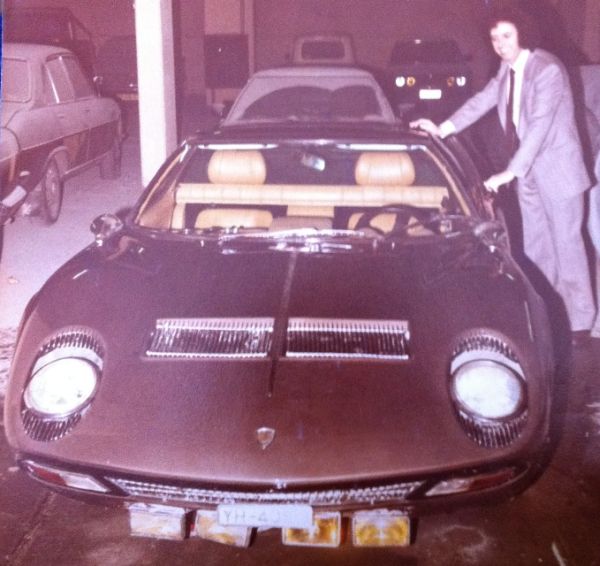 ΔΕΙΤΕ: Τη Lamborghini που του έκανε δώρο ο Ωνάσης πουλάει ο Κόκοτας - Φωτογραφία 2