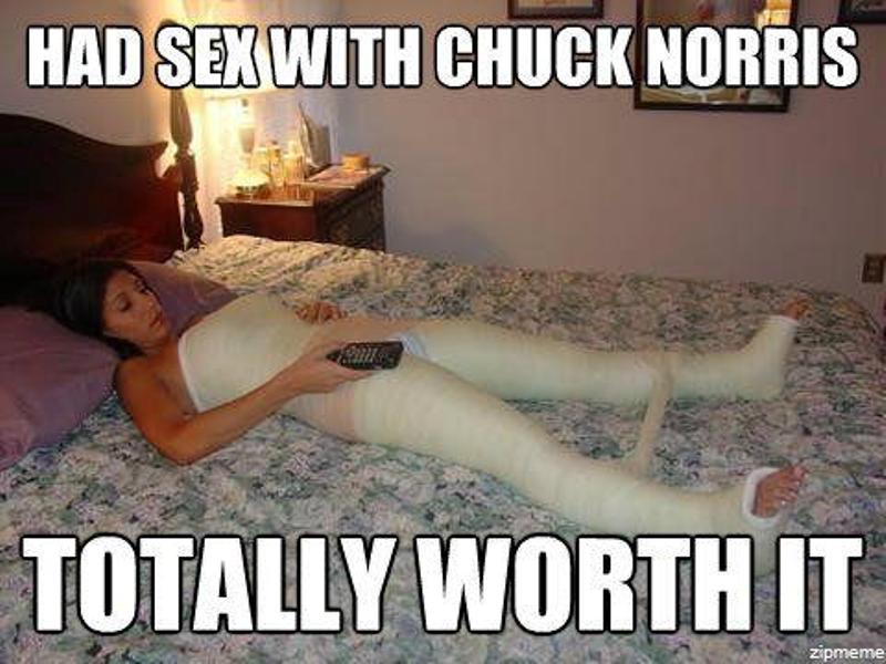 ΔΕΙΤΕ: Η  γυναίκα που τόλμησε να κοιμηθεί με τον Chuck Norris… - Φωτογραφία 2