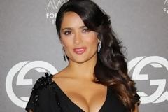 Κοιτάξτε την στα μάτια άμα μπορείτε!