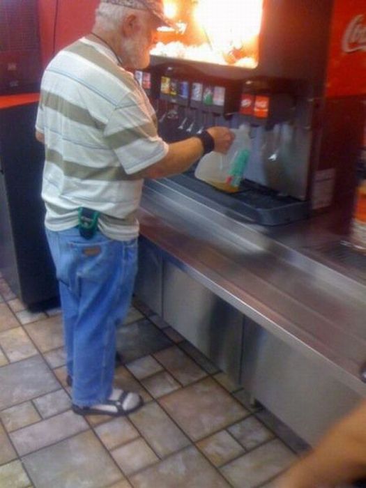 ΔΕΙΤΕ ΦΩΤΟ: Οι πιο περίεργες εικόνες από τον κόσμο - Φωτογραφία 3