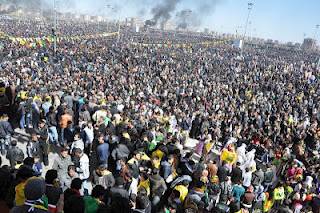 Printemps kurde: un million de personnes célèbrent le Newroz à Diyarbakir - Φωτογραφία 1