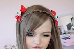 Δείτε την κοπέλα που είναι ΙΔΙΑ η Barbie !!!!! (pics)