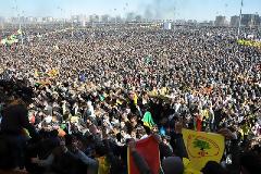 Νεβροζ 2012: Η φωτιά της Ελευθερίας και του Αγώνα όχι μόνο δεν σβήνει αλλά μεγαλώνει!