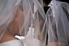 VIDEO: Γέμισε ο δρόμος... νύφες!