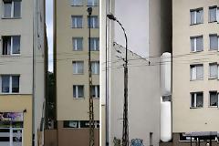 Ένα σπίτι «κάψουλα»… χώνεται ανάμεσα σε δύο κτίρια!