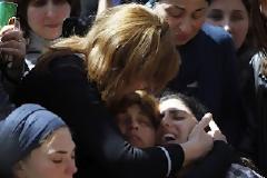 Θρήνος στην κηδεία των θυμάτων της Τουλούζ