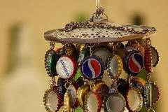 Φτιαγμένο με καπάκια από αναψυκτικά