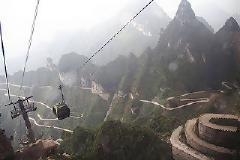 ΔΕΙΤΕ: Ο πιο τρομακτικός δρόμος στον κόσμο έχει 99 στροφές!