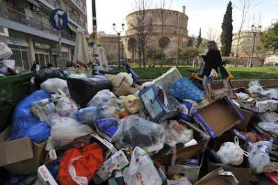 Ακινητοποιήθηκαν τα απορριμματοφόρα στη Θεσσαλονίκη – Κίνδυνος να γεμίσει σκουπίδια η πόλη - Φωτογραφία 1