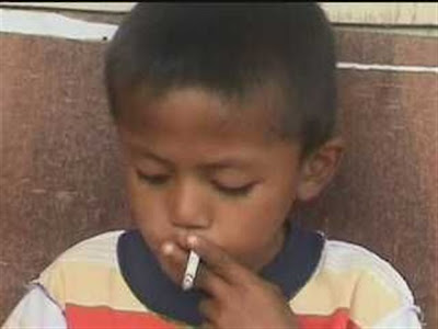 Τον απέβαλαν απο το σχολείο γιατί κάπνιζε 25 τσιγάρα την ημέρα - Φωτογραφία 1