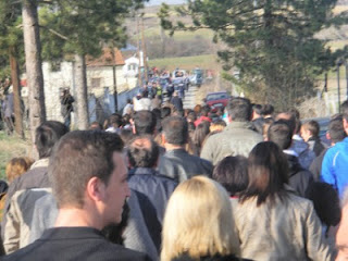 Διαμαρτύρονται οι κάτοικοι της Νεάπολης Κοζάνης-Λένε “όχι” στους λαθρομετανάστες! - Φωτογραφία 1
