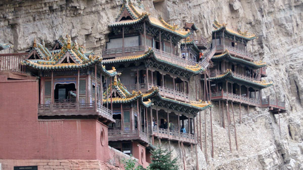 Ένας κινέζικος ναός… κρέμεται στο γκρεμό! - Φωτογραφία 10