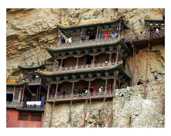 Ένας κινέζικος ναός… κρέμεται στο γκρεμό! - Φωτογραφία 7