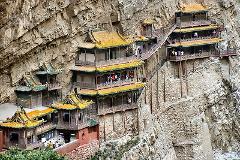 Ένας κινέζικος ναός… κρέμεται στο γκρεμό!