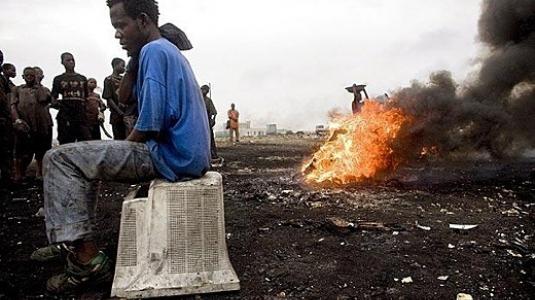 Τα ηλεκτρονικά σκουπίδια της Ευρώπης καταστρέφουν την Αφρική... - Φωτογραφία 1