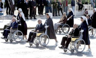 Για πρώτη φορά δεν θα παρελάσουν την 25η Μαρτίου οι ανάπηροι και τα θύματα πολέμου. - Φωτογραφία 1