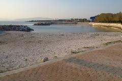 Αναγνώστης αναφέρει πως πρέπει να δείτε τι πωλούν στο ελληνικό, οι ανίκανοι πολιτικοί μας